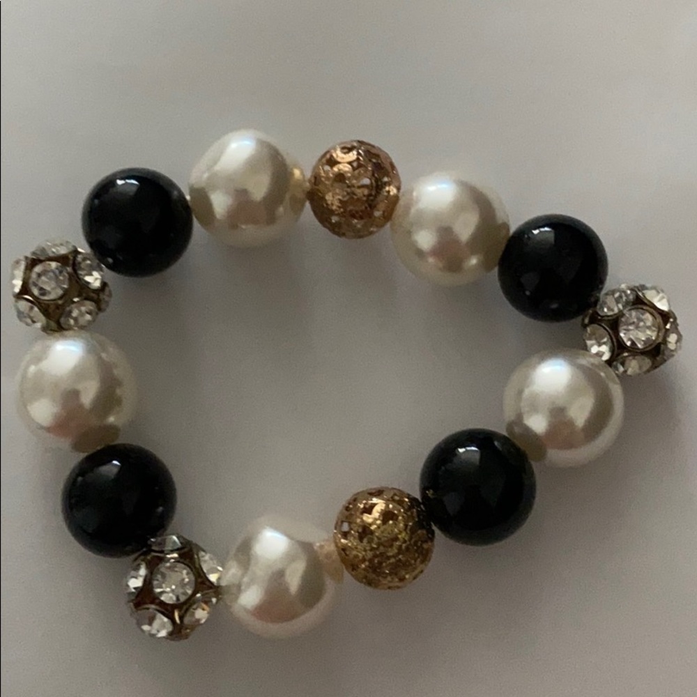 BUNDLE Pearl necklace earrings &bracelet costume jewelry